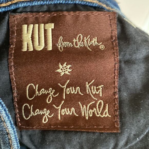 Kut from the Kloth- roll up Bermuda- medium wash- Size 6 - Picture 8 of 10